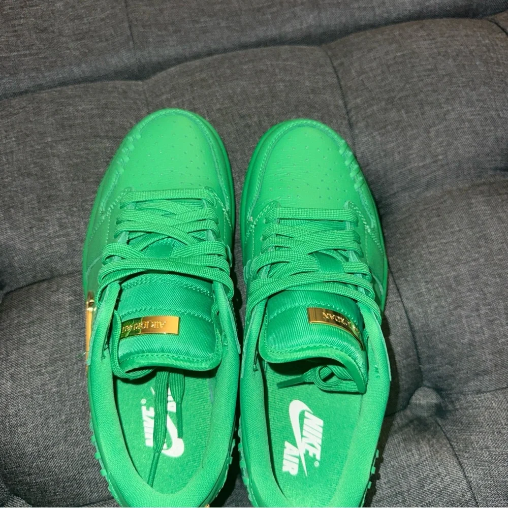 Women’s Air Jordan 1 Low Method of Make 'Lucky Green' US SIZE 6.5 - Picture 5 of 8